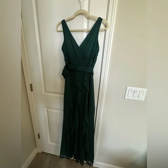 White by Vera Wang | Dresses | White Vera Wang Bridesmaid Dress Forest Green  Vneck Mob Wedding Guest Black Tie | Poshmark